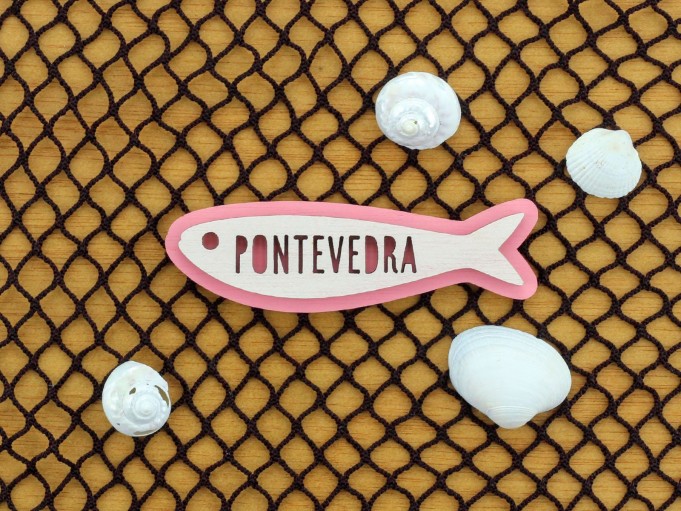 Imán sardina rosa - Pontevedra